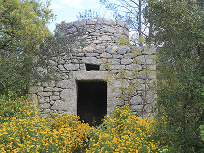 Capitelle située sur la commune de Villevieille, dans le Gard