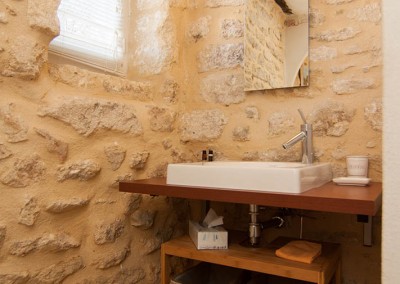 Lavabo de la chambre d'hôtes La Vendange